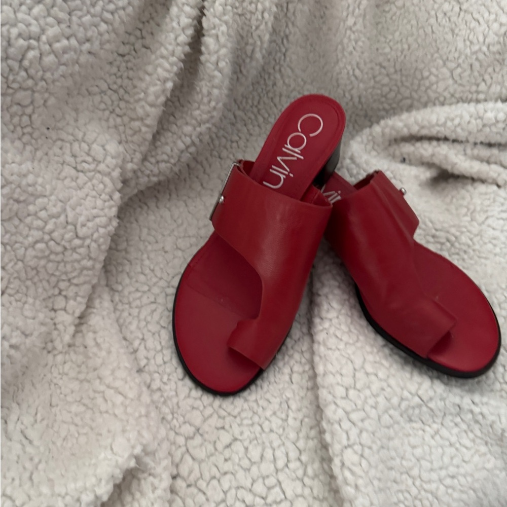 Calvin Klein Red Sandals Minimalist Slide
DARIA